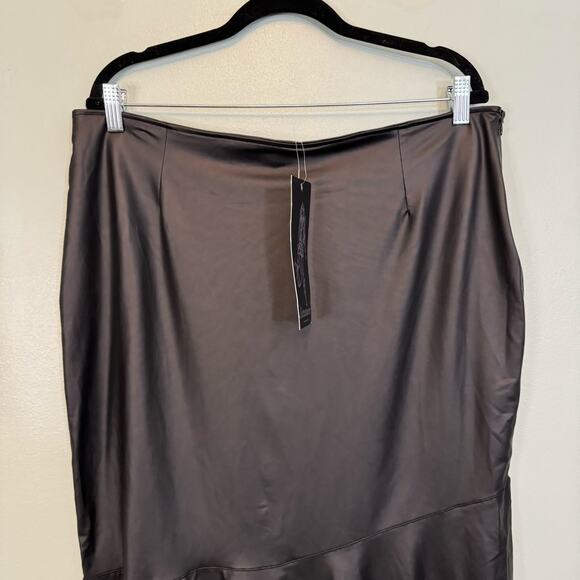 Laranor Skirt Womens 4xl Black Flywheel Detail Asymmetrical Cut Diver Crepe NWT - Picture 6 of 11